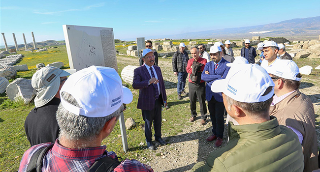 PAÜ SENATOSU LAODİKEİA'YI GEZDİ