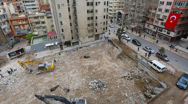 PAÜ HASTANELERİ ESKİ BİNASININ YIKIMI NİHAYET BİTİYOR