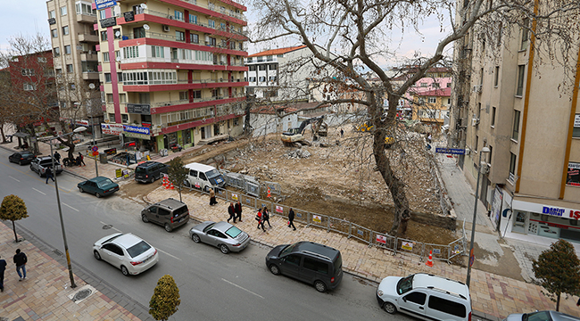 PAÜ HASTANELERİ ESKİ BİNASININ YIKIMI NİHAYET BİTİYOR