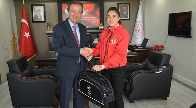 MERVE DENİZLİ'NİN GURURU OLDU