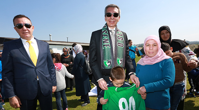 OTİZMLİ ÇOCUKLAR VE AİLELERİ UNUTULMADI