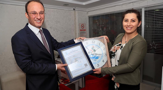 ÖRKİ RUHSATLARI BİZZAT TAKDİM ETTİ