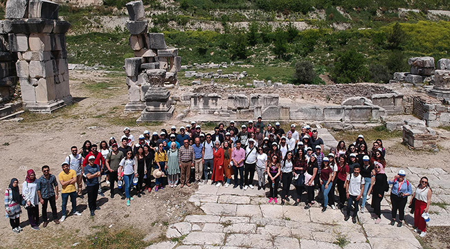 Rektör Bağ, Öğrencileri ile Stratonikeia’yı Gezdi