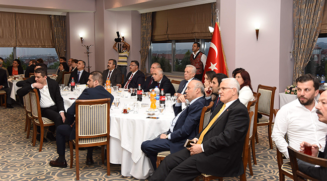 Hayırsever Osman Aydınlı ve Ailesine Vefa Gecesi