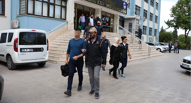 1’i Kadın 6 FETÖ Şüphelisi yakalandı