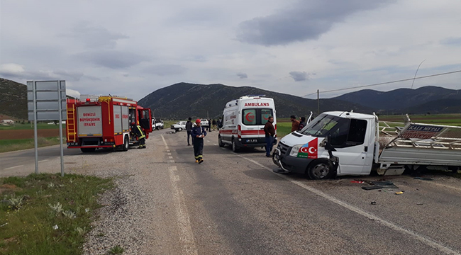 Kamyonet Otomobille Çarpıştı:3 Yaralı