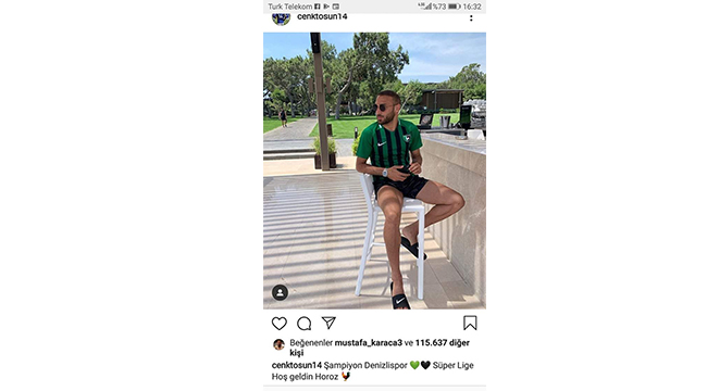 Efsane Futbolcudan Şampiyonluk Pozu