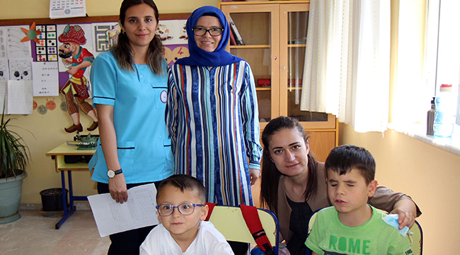 Görme Engelli Öğrencilere Ağız Ve Diş Bakımı