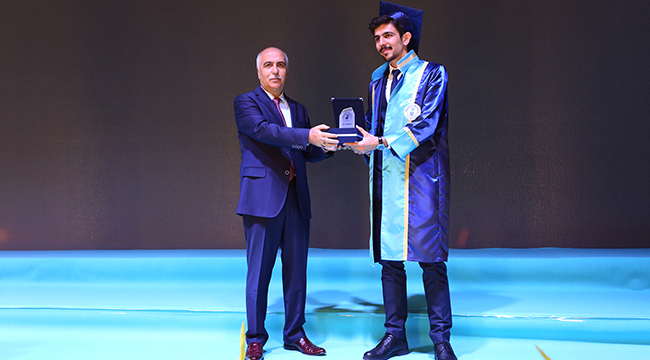 PAÜ’de 145 Genç Doktor Diplomasını Aldı