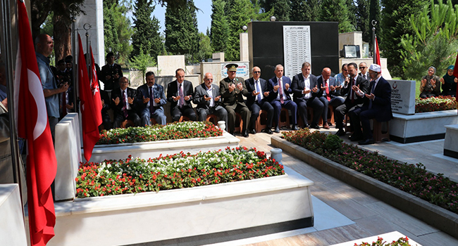 Protokol Denizli’nin Şehitlerini Unutmadı