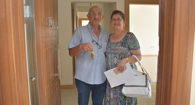 Sarayköy’de 410 Aile Evlerinin Anahtarlarını Teslim Aldı