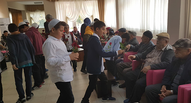 MÜFTÜLÜKTEN HUZUREVİNE ANLAMLI ZİYARET