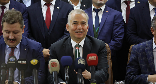 KENDİSİNİ DESTEKLEYEN HERKESE TEŞEKKÜR ETTİ