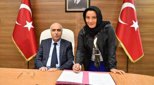 İMZA TÖRENİNE VALİ KARAHAN’DA KATILDI