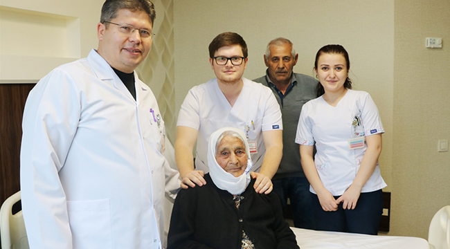 100 YAŞINDA AMELİYAT OLDU