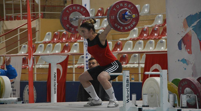 528 SPORCU MADALYA İÇİN MÜCADELE ETTİ
