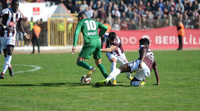DENİZLİSPOR LİDERLİĞİNİ SÜRDÜRÜYOR