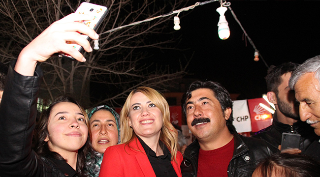 DOĞAN'DAN MİTİNG GİBİ TOPLANTI
