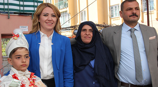 DOĞAN MEŞALE, SLOGAN VE İLGİ İLE KARŞILANDI