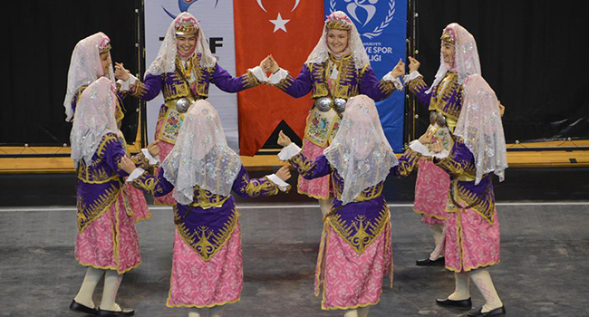 HALK OYUNLARINDA EN İYİLER DENİZLİ’DE BULUŞUYOR