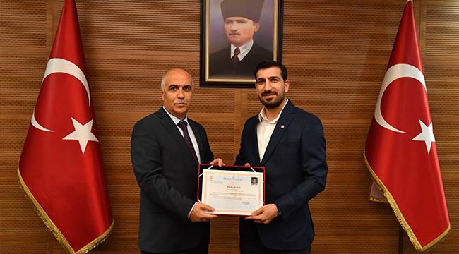Başarılı Sağlıkçılar Ödüllendirildi