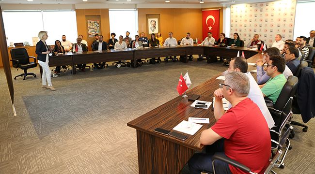 Profesyoneller İçin Akılcı ve Kısa Konuşma Sanatı Eğitimi