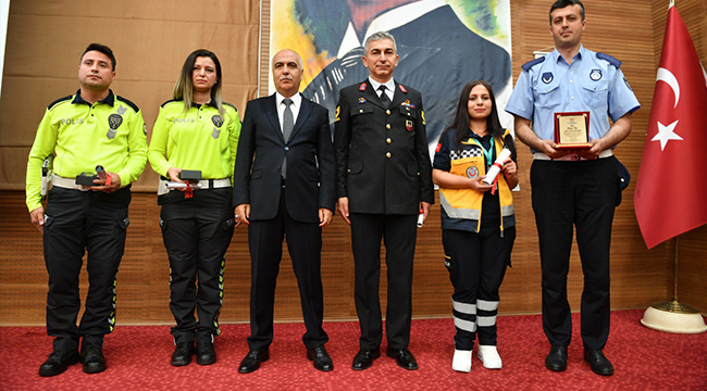 O Aracı Gören Dönüp Bir Daha Baktı