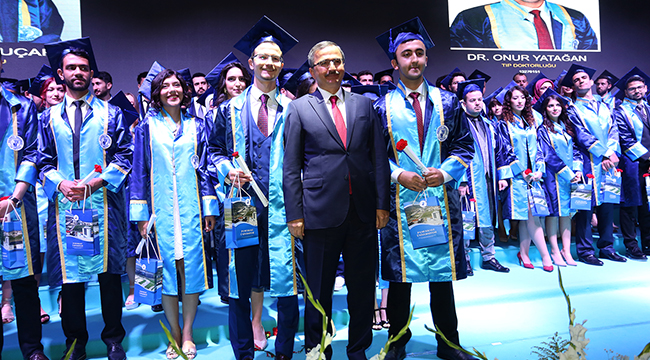 PAÜ Mezuniyeti’nde Duygusal Anlar