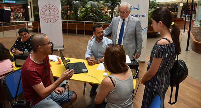 Ücretsiz Tercih Danışmanlık Masaları Öğrenci ve Velilerin Hizmetinde