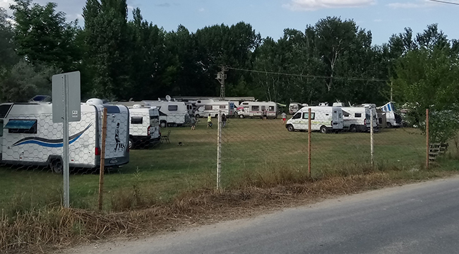 60 Karavanla Kamp Kurdular