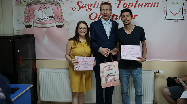 Evlilik Okulu’nda 40 Çifte Sertifikaları Verildi