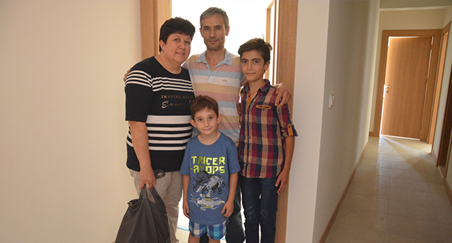 Sarayköy’de 410 Aile Evlerinin Anahtarlarını Teslim Aldı