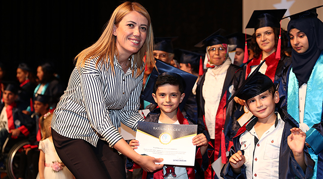 Özel Öğrencileri Mezun Oldu