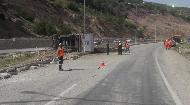 SÜRÜCÜSÜ KAZAYI HAFİF YARALI ATLATTI