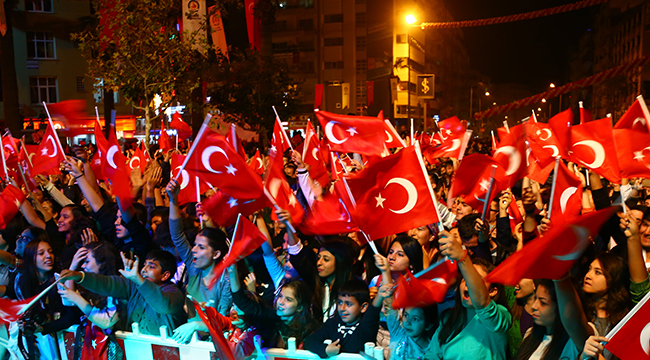 BÜYÜKŞEHİRDEN CUMHURİYET KONSERİ