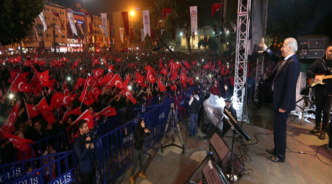 BÜYÜKŞEHİRDEN CUMHURİYET KONSERİ