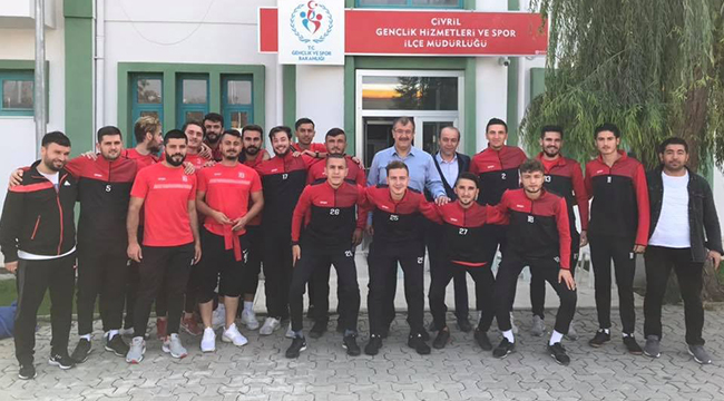 ÇİVRİL BELEDİYESİ’NDEN SPOR KULÜPLERİNE 25 BİN TL DESTEK