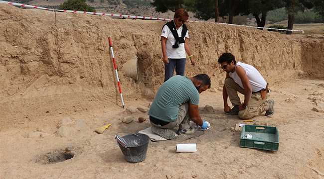 HİERAPOLİS’DE ÖLÜLERİN YAKILDIĞI ALAN BULUNDU