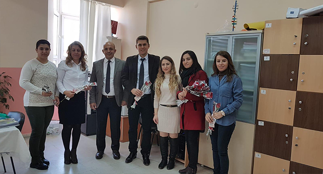 ÇAL’DA KARANFİLLİ KUTLAMA