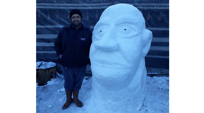 ÇAMELİLİ HEYKELTRAŞ KARDAN SHREK YAPTI