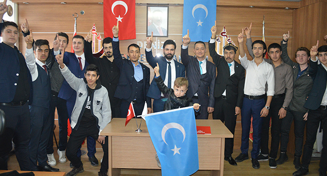 ALPEREN OCAKLARI “DOĞU TÜRKİSTAN’DA ZULME HAYIR”DEDİ