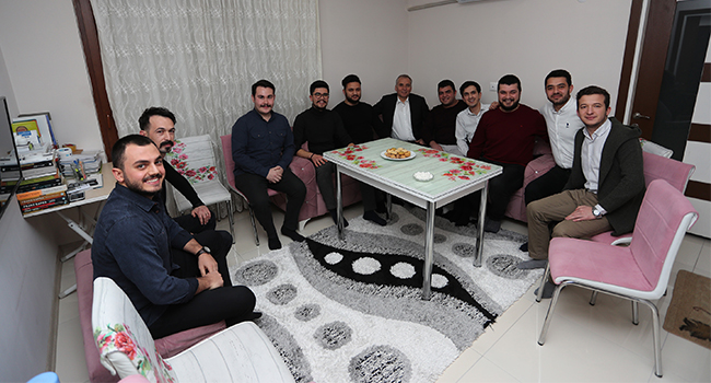 ZOLAN’DAN GENÇLERE DENİZLİSPOR FORMASI