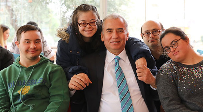 BAŞKAN ZOLAN ÖZEL ÇOCUKLARLA BULUŞTU