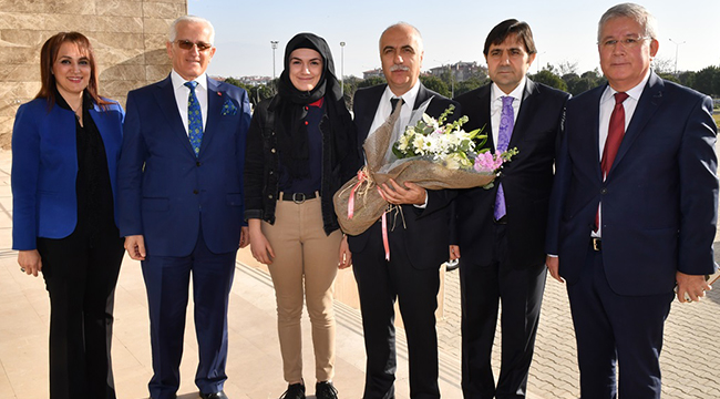 BEYAZ BAYRAK VE BESLENME DOSTU OKULLAR SERTİFİKALANDI