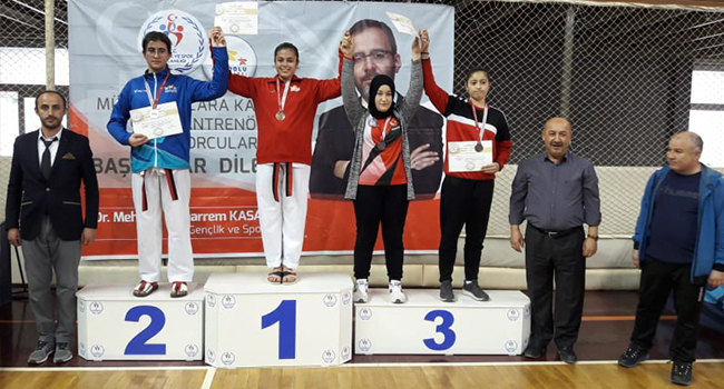 TAEKWONDO TAKIMI YARI FİNALDE
