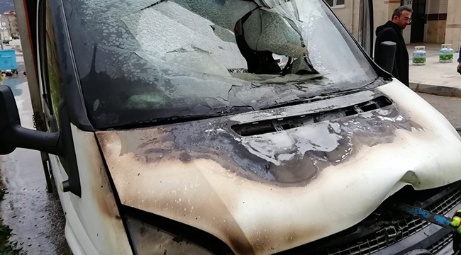 LPG TÜPÜ YÜKLÜ KAMYONET YANDI