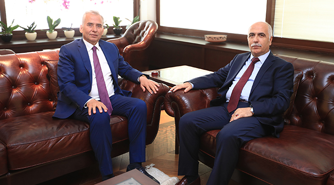 Başkan Zolan'ın Makamı Dolup Taşıyor