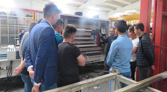 Meslek Lisesi Öğrencilerinden Fabrika Gezisi
