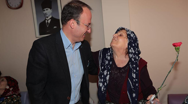 Örki Huzurevi’ndeki Anneleri Ziyaret Etti
