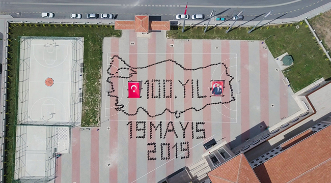 500 Öğrenciden 100. Yılda Anlamlı Etkinlik